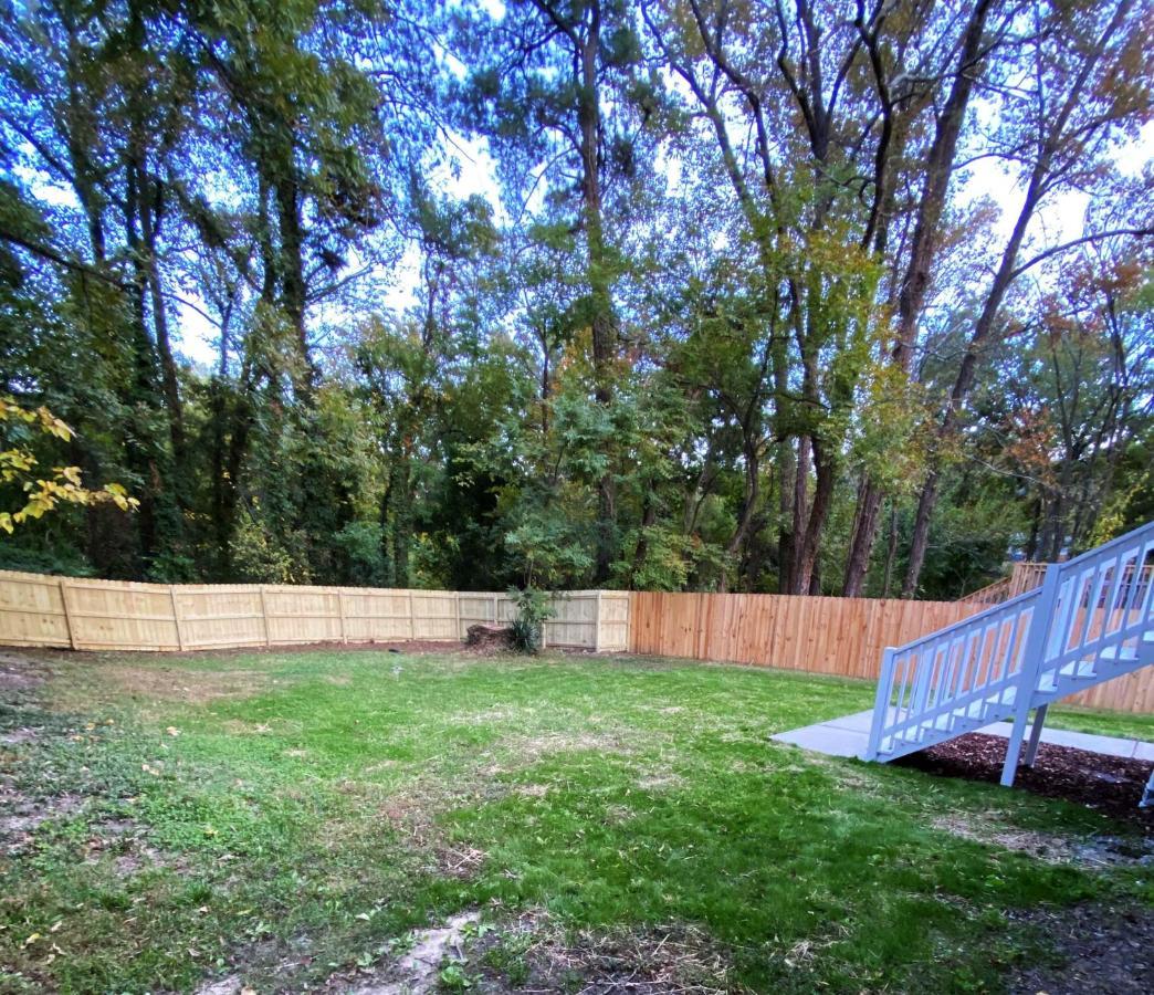 Modern 3-Bedroom, Big Fence Yard, Pets Stay Free Durham Eksteriør bilde